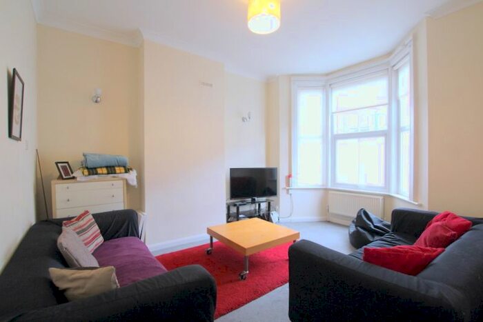 6 Bedroom Terraced House To Rent In West Hall Road, Richmond, TW9