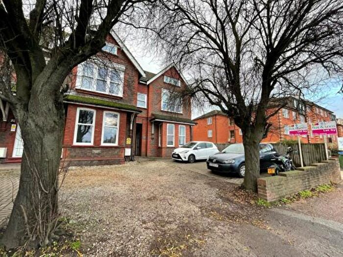 Apartment To Rent In Broadwater Road, Worthing, BN14