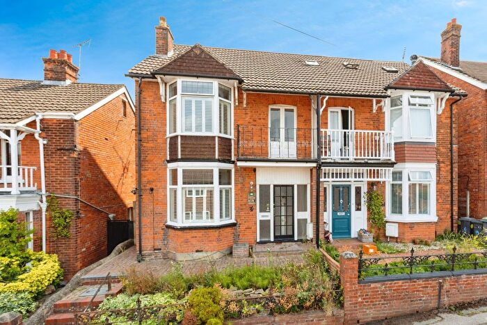 3 Bedroom Semi-Detached House For Sale In Weald View Road, Tonbridge, Kent, TN9