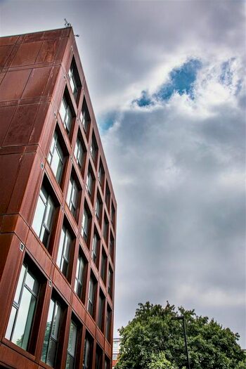 2 Bedroom Flat To Rent In Apt Qube, West Street, S1