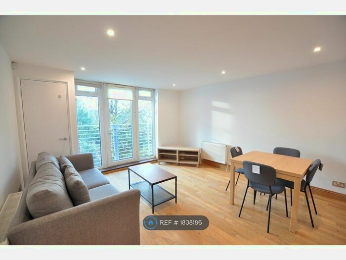 2 Bedroom Flat To Rent In Sunningfields Road, London, NW4