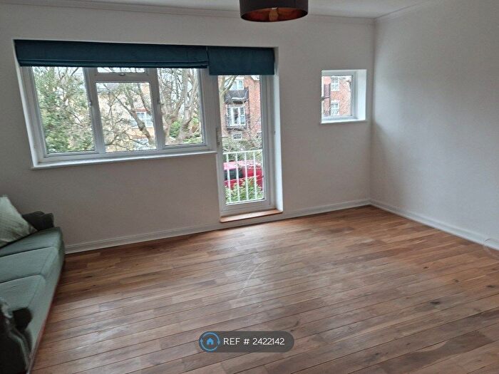 2 Bedroom Flat To Rent In Grange Road, London, SM2