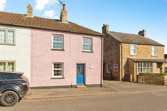 2 Bedroom End Terrace House For Sale In High Street, Eaton Bray, Dunstable, LU6