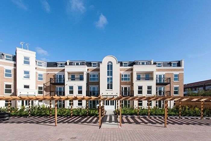 2 Bedroom Apartment To Rent In Wadham Mews, Mortlake, SW14