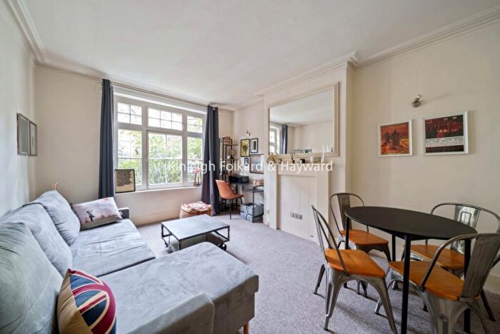 1 Bedroom Flat To Rent In Waterloo Terrace, Islington, London, N1