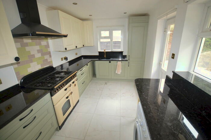 3 Bedroom Detached House To Rent In Northwood Avenue, Purley, Surrey, CR8