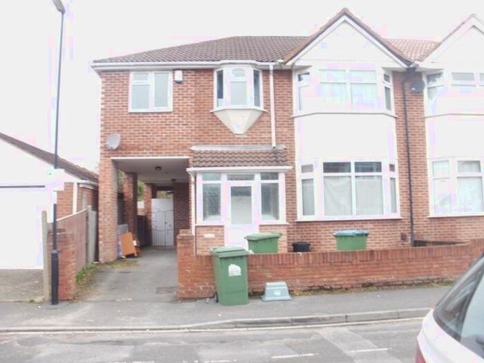 7 Bedroom Detached House To Rent In Sherborne Road, Highfield, Southampton, SO17