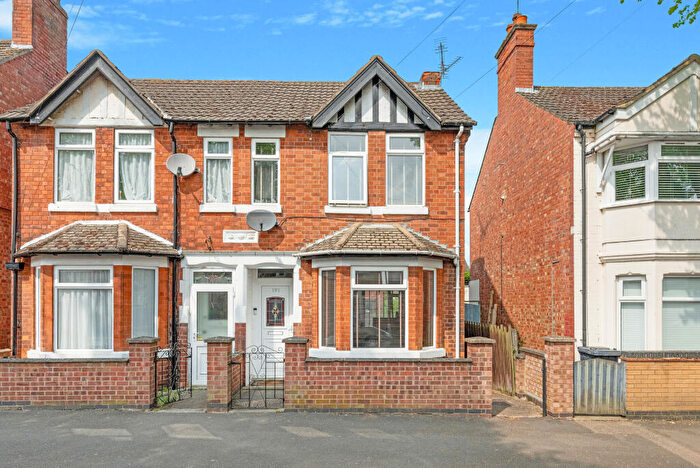 2 Bedroom Semi-Detached House For Sale In Kingsley Avenue, Kettering, North Northamptonshire, NN16