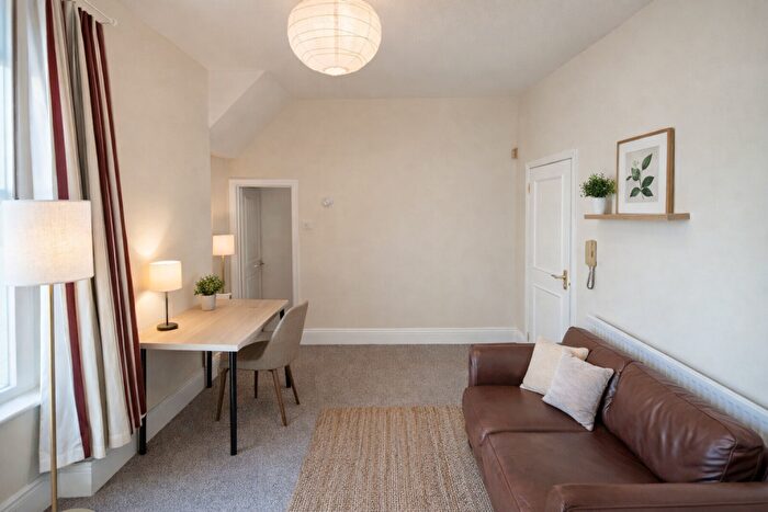 1 Bedroom Apartment To Rent In Richmond Road, Cardiff, CF24