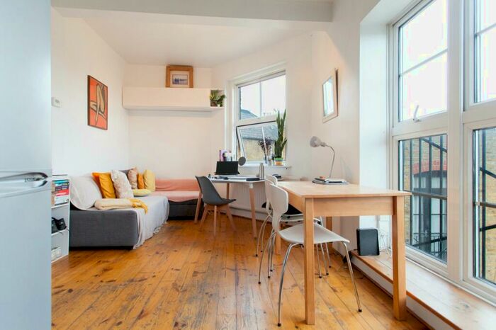 2 Bedroom Flat To Rent In Canonbury Mews, Petherton Road, N5