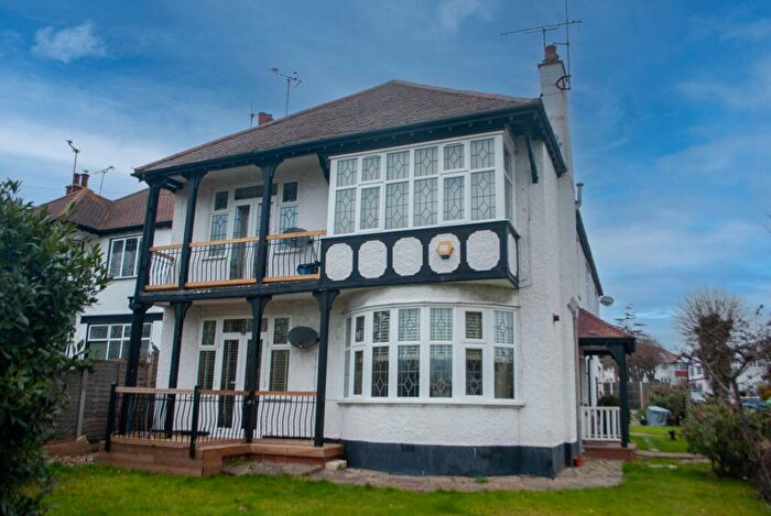 2 Bedroom Flat To Rent In The Drive, Westcliff-on-Sea, SS0
