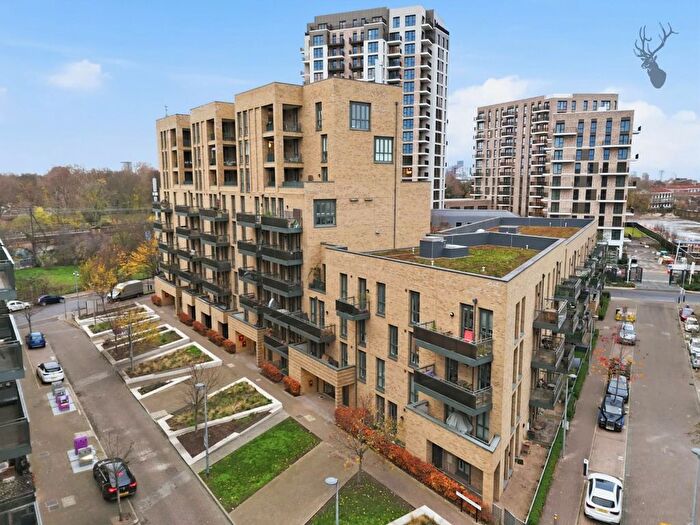 2 Bedroom Flat For Sale In St Pauls Development, Bow, E3