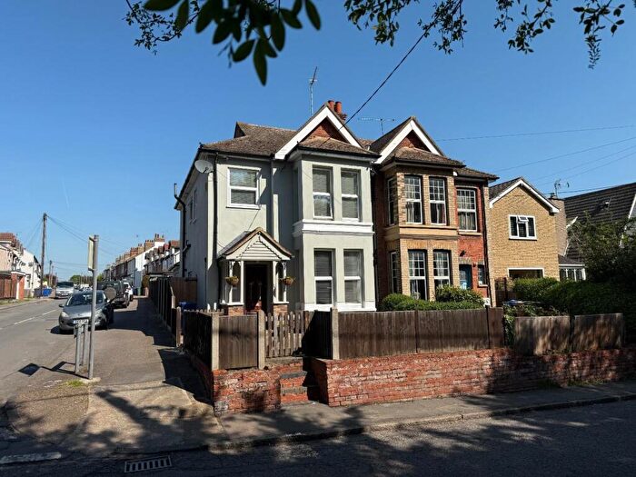 4 Bedroom Semi-Detached House For Sale In Fobbing Road, Corringham, SS17