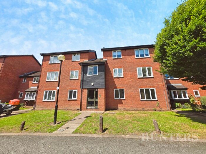 1 Bedroom Flat To Rent In Firs Close, Mitcham, CR4