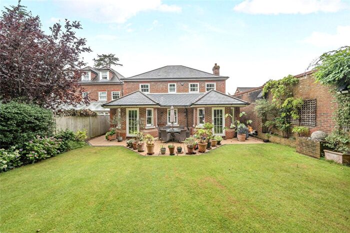 4 Bedroom Detached House For Sale In Guildford, Surrey, GU1