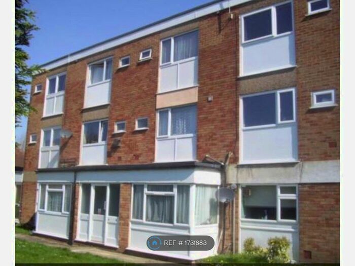 2 Bedroom Maisonette To Rent In St, Bletchley, Milton Keynes, MK2