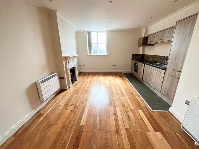 2 Bedroom Flat To Rent In Station Road, Ashley Cross, BH14