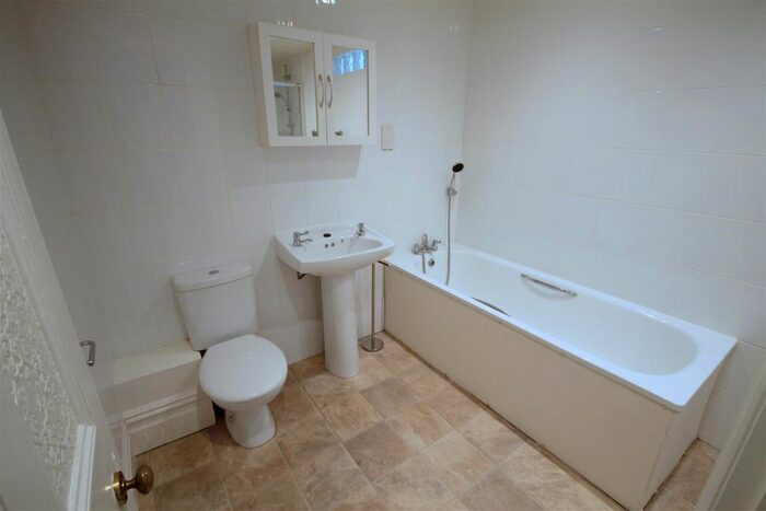 2 Bedroom Detached House To Rent In South Road, Kingswood, Bristol, BS15