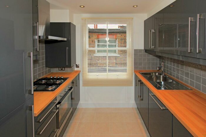 2 Bedroom Apartment To Rent In Dollis Road, Finchley, London, N3