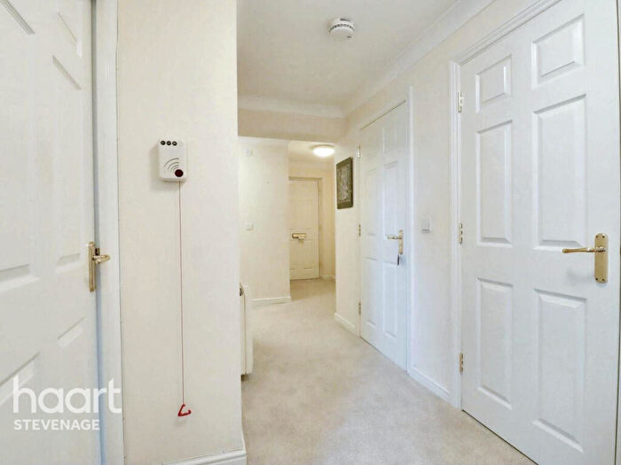 2 Bedroom Retirement Property For Sale In Danestrete, Stevenage, SG1