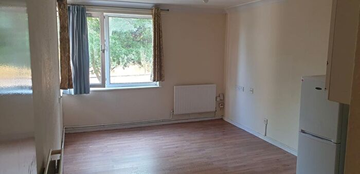 2 Bedroom Flat To Rent In Dalford Court, Telford, TF3