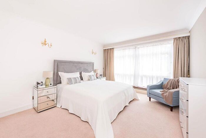 2 Bedroom Maisonette To Rent In Nottingham Terrace, Regent's Park, London, NW1