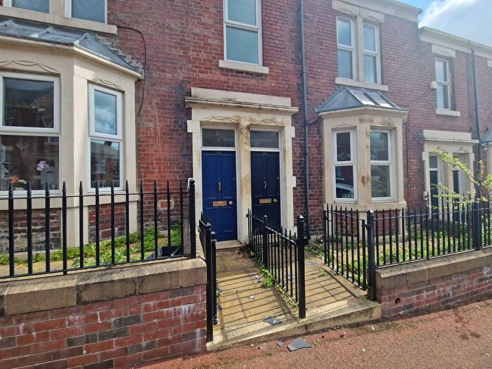 3 Bedroom Flat To Rent In Balfour Street, Gateshead, NE8
