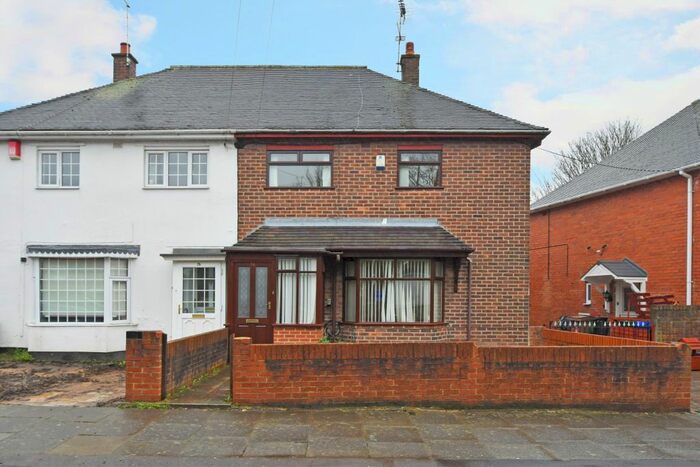 3 Bedroom Semi-Detached House To Rent In Tawny Cresent, Meir, Stoke On Trent, ST3