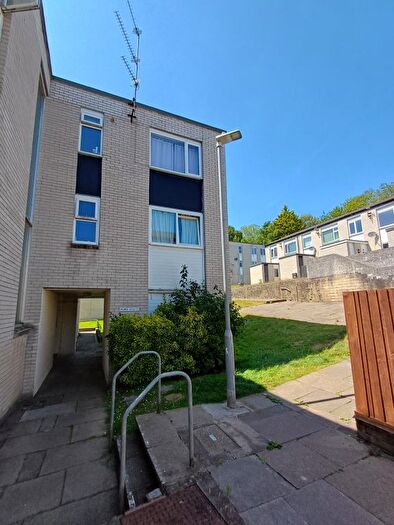 3 Bedroom Flat To Rent In Llanedeyrn, CF23