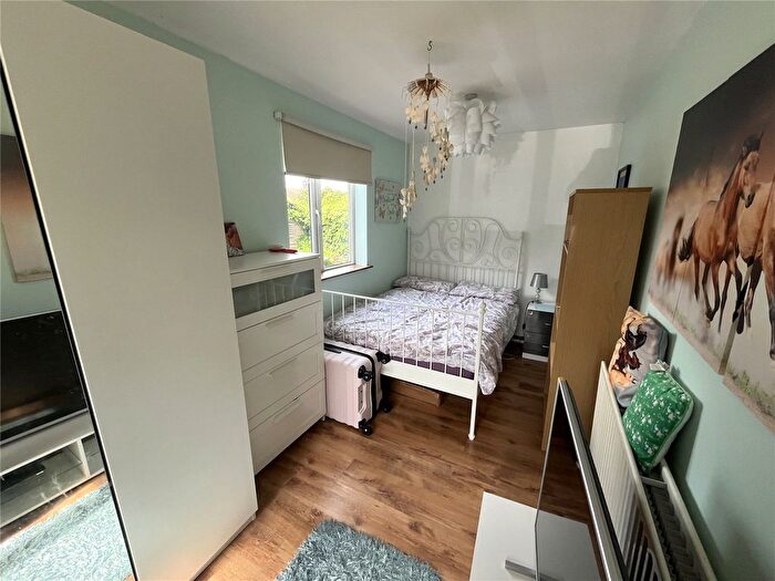 5 Bedroom Semi-Detached House For Sale In Dalling Drive, Houghton Regis, Dunstable, Bedfordshire, LU5