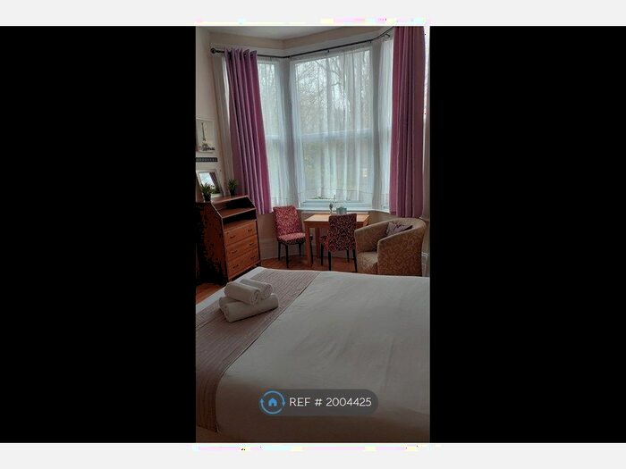 Studio To Rent In Green Lanes, Haringey, N4