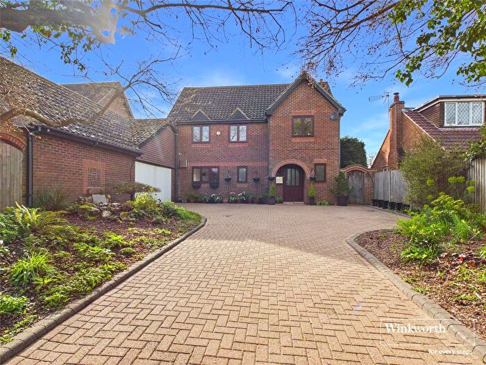 4 Bedroom Detached House For Sale In Goodboys Lane, Grazeley Green, Reading, Berkshire, RG7