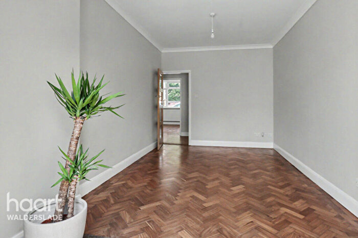 3 Bedroom Detached Bungalow For Sale In Maidstone Road, Gillingham, ME8