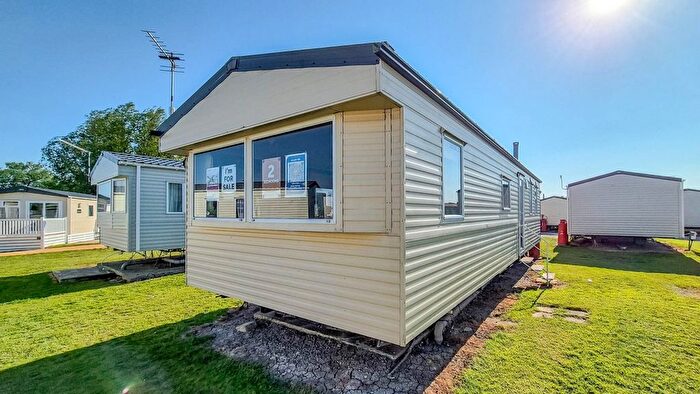 2 Bedroom Mobile/park Home For Sale In Pett Level Road, Winchelsea, TN36