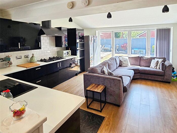 3 Bedroom Detached House For Sale In Parc Hafod, Four Crosses, Llanymynech, Powys, SY22