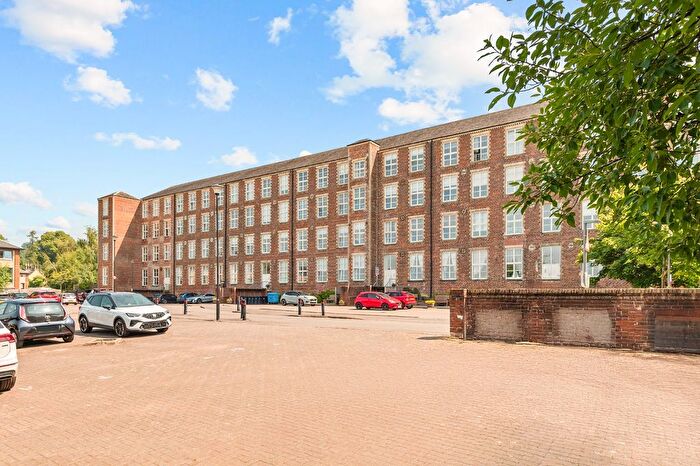 2 Bedroom Flat To Rent In Woolcarders Court, Cambusbarron, Stirling, FK7