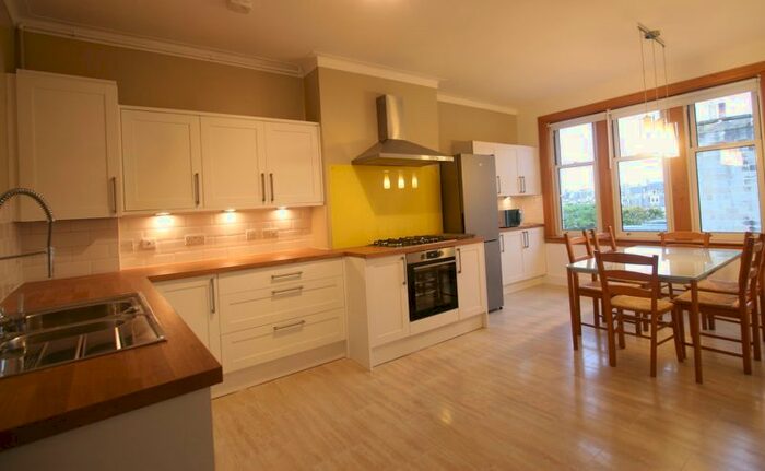 4 Bedroom Flat To Rent In Learmonth Gardens, Edinburgh, EH4