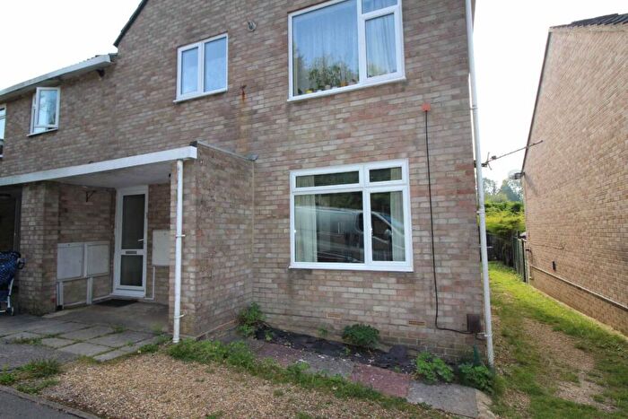 1 Bedroom Flat To Rent In Orchard Close, Warminster, BA12