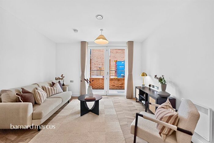 1 Bedroom Flat For Sale In High Road, Finchley, London, N12