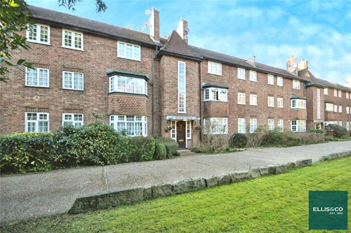 2 Bedroom Apartment To Rent In Derby Lodge, East End Road, N3