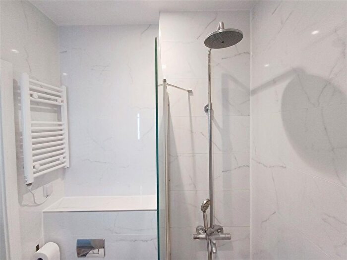 1 Bedroom Flat For Sale In Commercial Road, Ashley Cross, Poole, Dorset, BH14