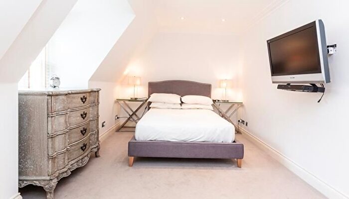 1 Bedroom Flat To Rent In Grosvenor Hill, Mayfair, London, W1K
