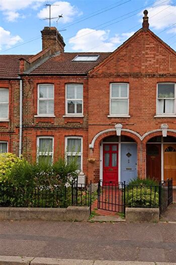 2 Bedroom Flat To Rent In Mersey Road, London, E17