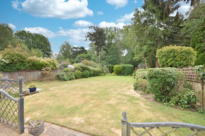 2 Bedroom Bungalow For Sale In Woodroyd Gardens, Horley, RH6