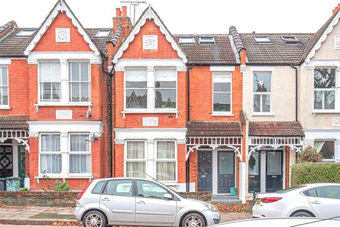 2 Bedroom Flat For Sale In Princes Avenue, London, N22