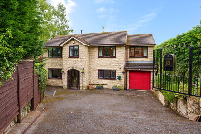 4 Bedroom Detached House For Sale In Cowbrook Avenue, Glossop, SK13