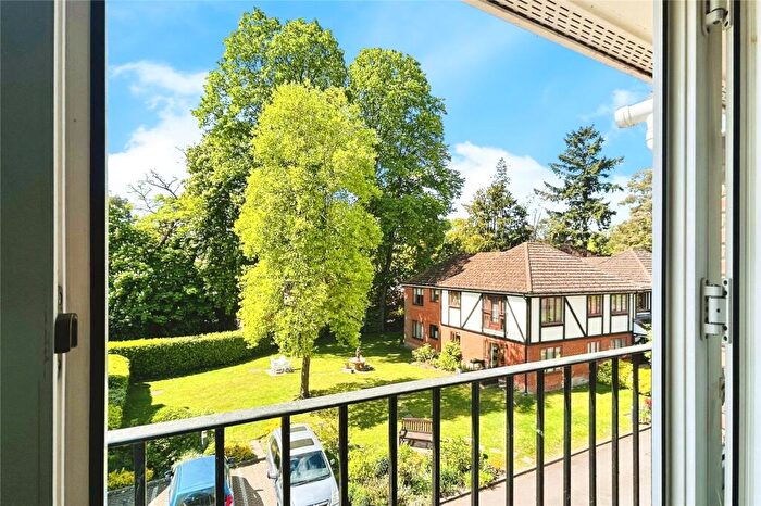 2 Bedroom Apartment For Sale In Pegasus Court, Fleet, Hampshire, GU51