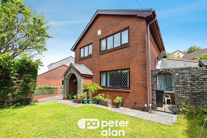 4 Bedroom Detached House For Sale In Bwlch Road, Neath, SA11