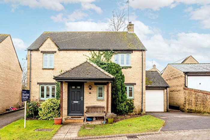 4 Bedroom Detached House For Sale In Fallows Road, Northleach, GL54
