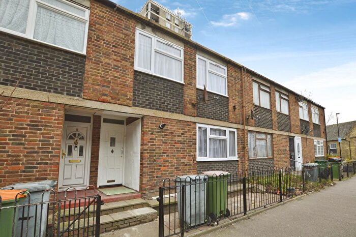 3 Bedroom Terraced House For Sale In Pelly Road, Plaistow, London, E13